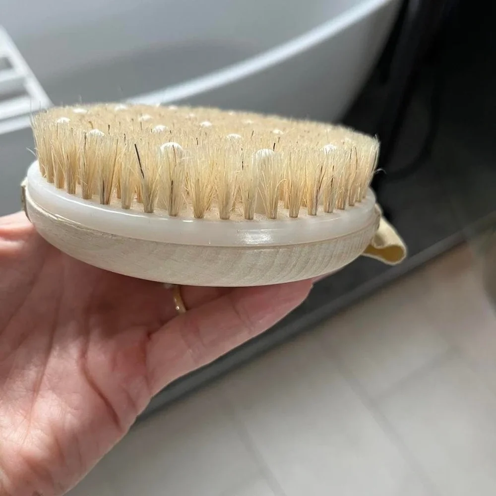 Daily Concepts Dry Exfoliation Body Brush NEW White Bristles